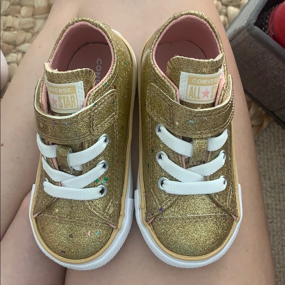 converse gold star